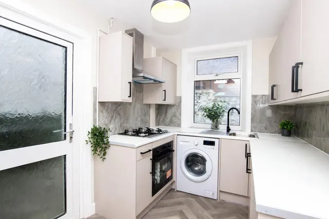 Baron Street, Darwen, photo 1