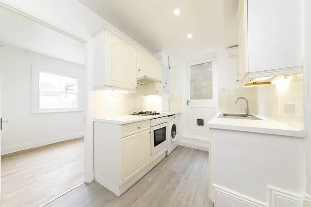 Wood Lane, Shepherds Bush, W12, photo 3
