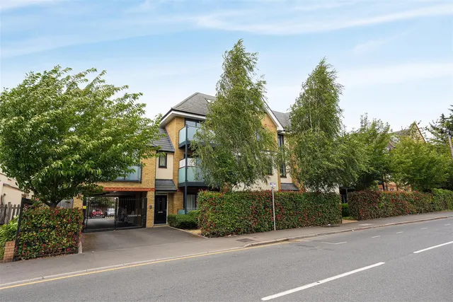 Swan Road, West Drayton, UB7, photo 1