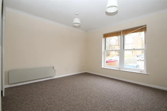 West Wycombe Road, High Wycombe, HP12, photo 2