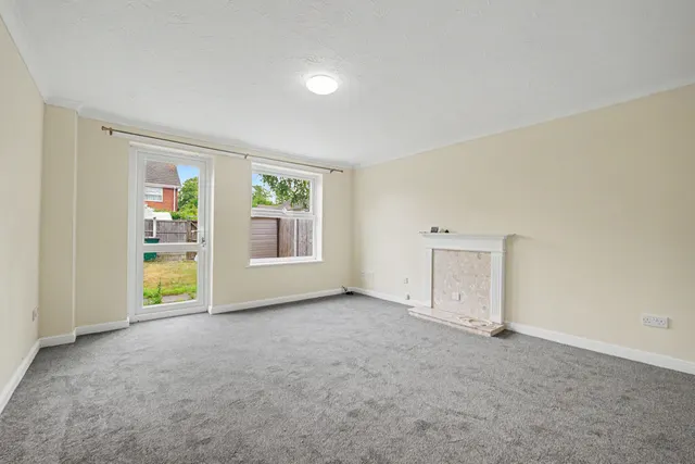 Photo 2 — Stanier Avenue, Coventry, CV1