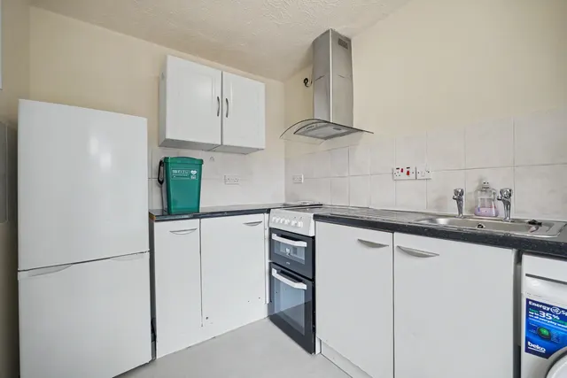 Photo 3 — Stanier Avenue, Coventry, CV1