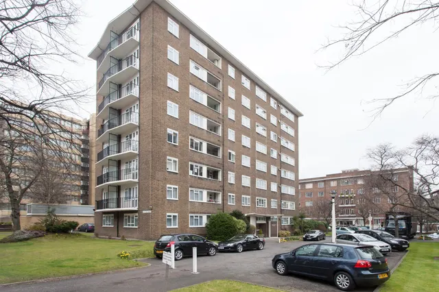 Photo 2 — Wellington Road, London, NW8