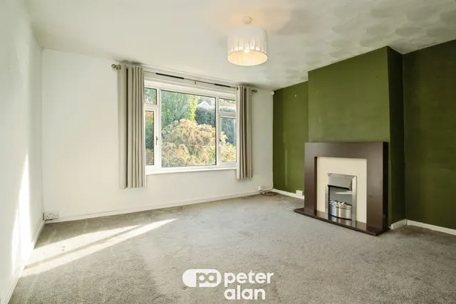 Pennant Crescent, Cardiff, CF23, photo 3