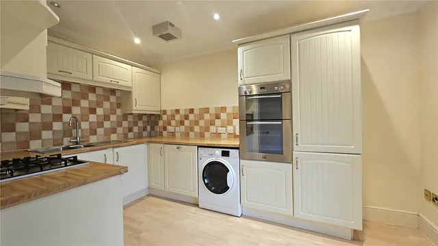 Photo 2 — Motcombe Grange, Motcombe, Shaftesbury, SP7 9HJ