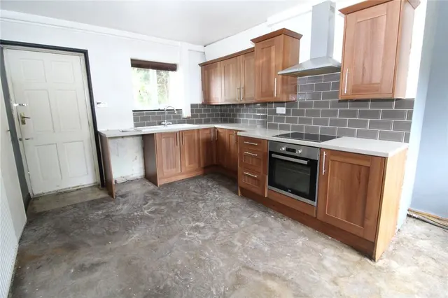 Photo 3 — Poole Crescent, Leeds, West Yorkshire, LS15