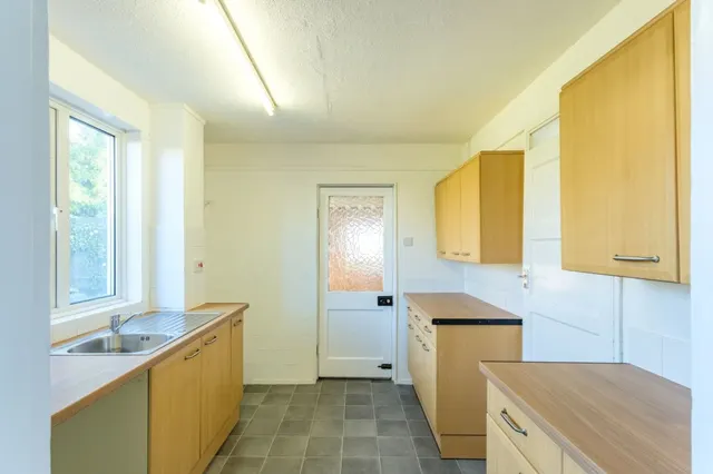 Elm Avenue, East Leake, LE12, photo 2