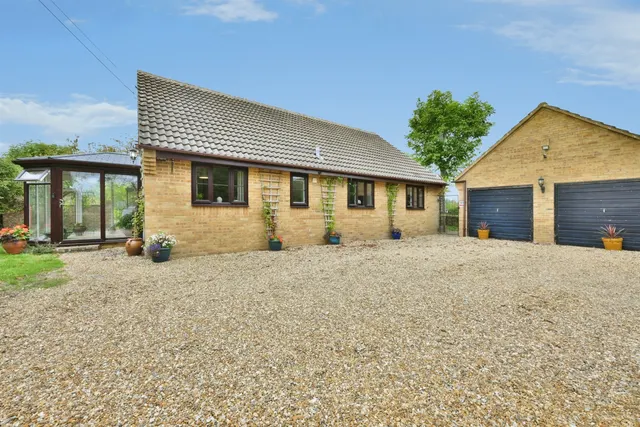 Gransden Road, Caxton, CAMBRIDGE, photo 1