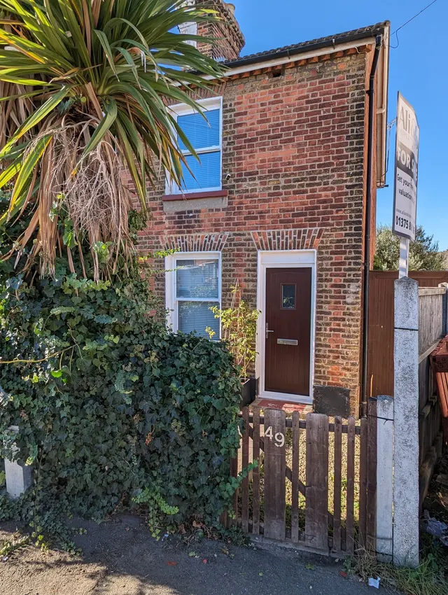 Photo 2 — Southend Road, Stanford-le-Hope, Essex, SS17 0PQ