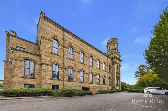 High Street, Heckmondwike, WF16, photo 2