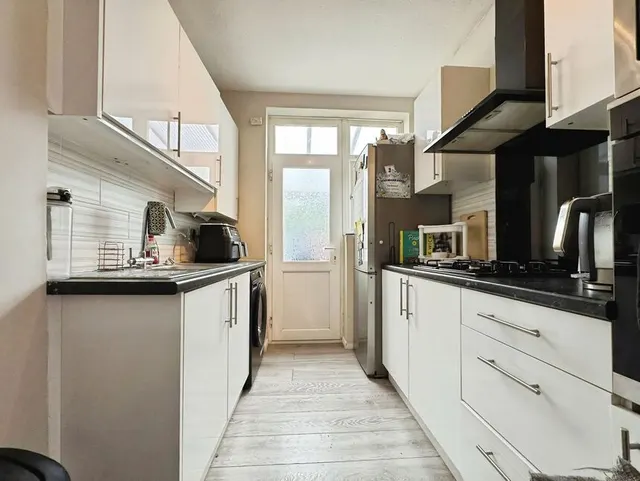 Photo 3 — Gregory Crescent, London, SE9