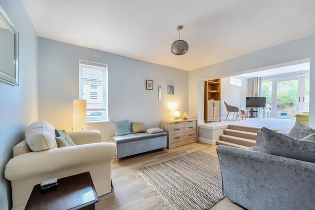 Westover Road, High Wycombe, HP13, photo 2