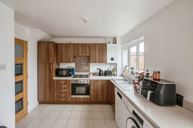 Photo 3 — Elizabeth Avenue, Kirk Sandall, Doncaster, South Yorkshire, DN3