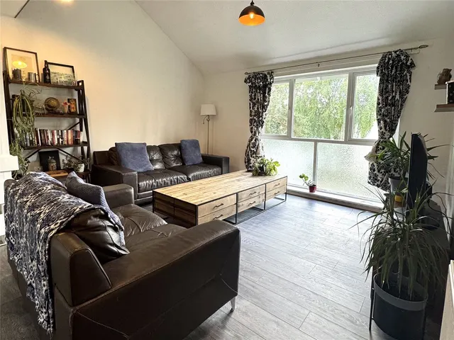 Ffordd Garnedd, Y Felinheli, LL56, photo 3