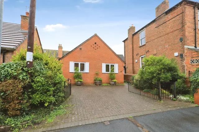 Parkes Passage, Stourport-On-Severn, DY13, photo 1