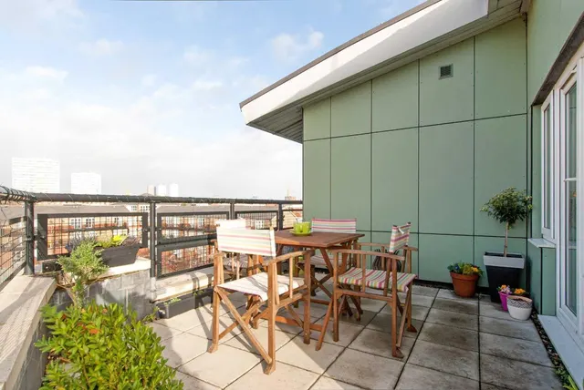 Broomfield Street, London, E14, photo 1