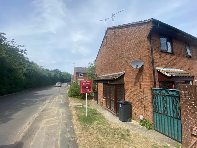 Risingham Mead, Westlea, SN5, photo 1