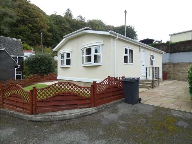 Punch Bowl Park, Manchester Road, Buxton, Derbyshire, SK17, photo 1