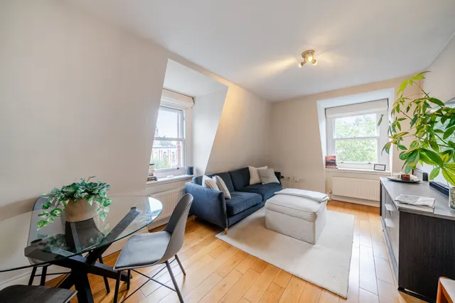 East Hill, Battersea, SW18, photo 1