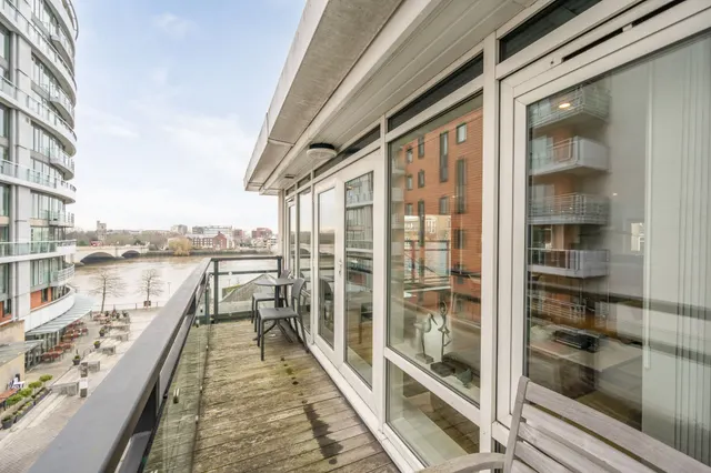 Photo 3 — 140 Putney Wharf, 16 Brewhouse Lane, London