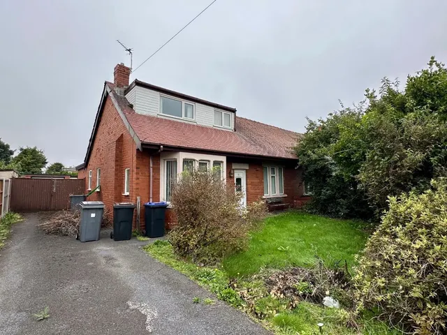 Common Edge Road, Blackpool, FY4, photo 1