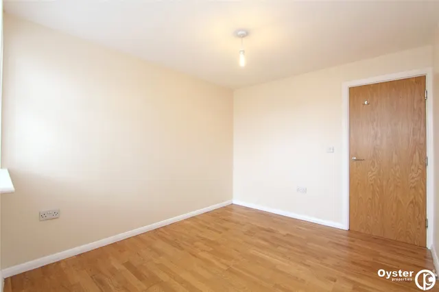 Edgwarebury Lane, Edgware, HA8, photo 3
