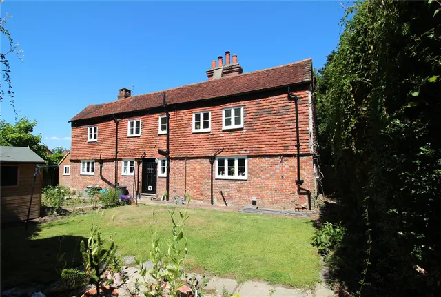 London Road, East Grinstead, West Sussex, RH19 1PH, photo 1