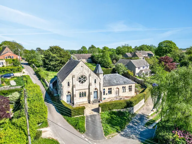 The Old Chapel, Oakridge Lynch, GL6, photo 1