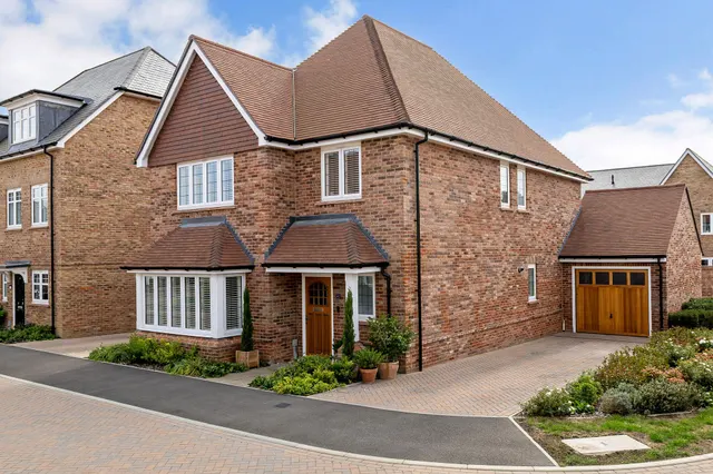 Beagle Lane, Cranleigh, GU6, photo 1
