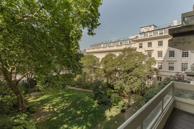 St. James's, Carlton House Terrace, St James, London, photo 1