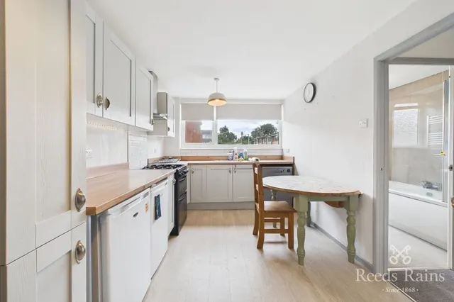 Knowsley Road, Offerton, SK1, photo 3