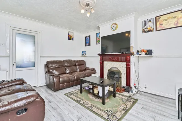 Watsons Green Road, Dudley, DY2, photo 2