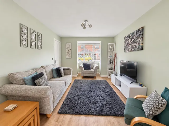 Hevea Road, Burton-On-Trent, DE13, photo 2