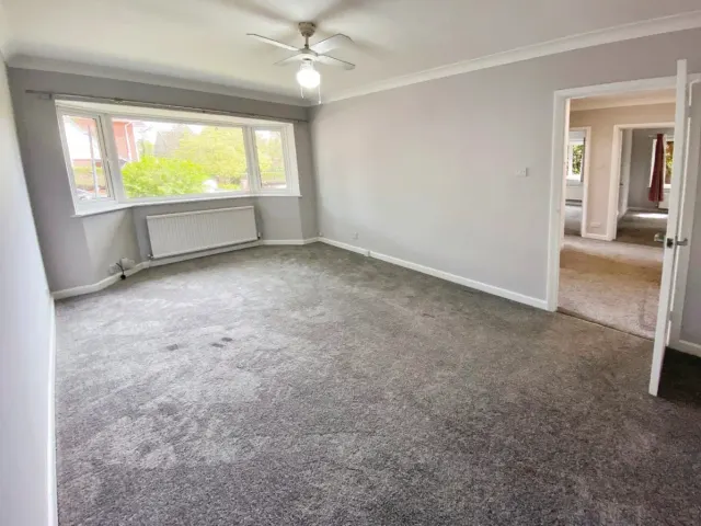 Stirling Road, photo 3