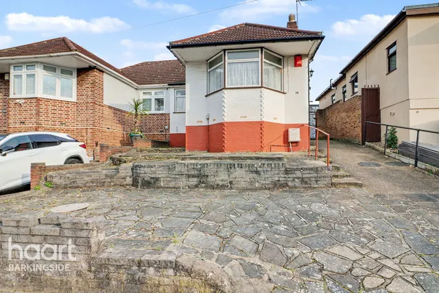Dovedale Avenue, Clayhall, IG5, photo 2