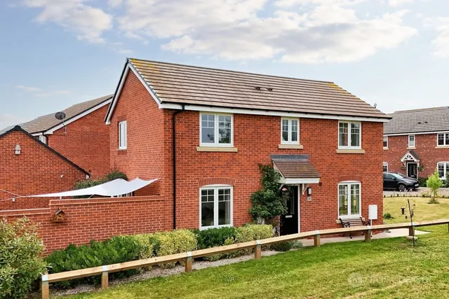 Wakem Close, Galley Common, CV10, photo 2
