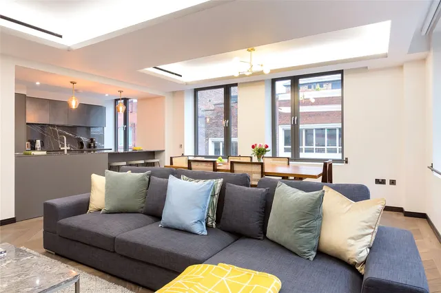 Golden Square, Soho, W1F, photo 1