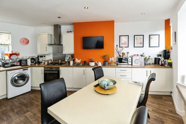 Bennions Road, Wrexham, LL13, photo 2