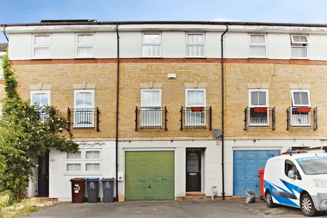 Turle Road, Norbury, SW16, photo 1