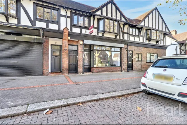 Westmead Corner, Carshalton, SM5, photo 1