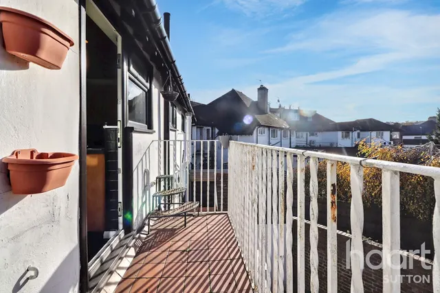 Westmead Corner, Carshalton, SM5, photo 3