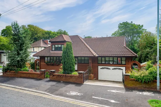 Broadway, Cheadle, photo 1