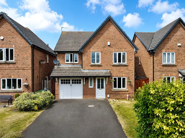 Cheltenham Crescent, Moreton, CH46, photo 1