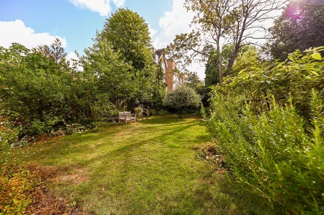 Photo 3 — Lancaster Drive London, London NW3 4HA
