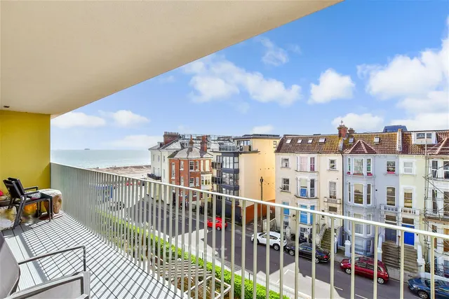 South Parade, Southsea, PO4, photo 3