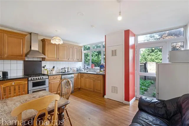 Olney Road, London, photo 1