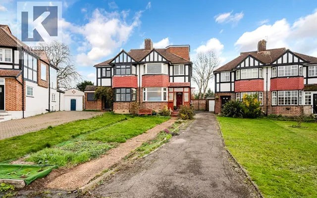Parklawn Avenue, Epsom, KT18, photo 1