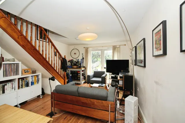 St. Peters Avenue, Pontyclun, CF72, photo 3