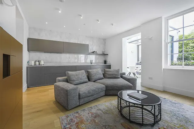 Ennismore Gardens, London, SW7, photo 1