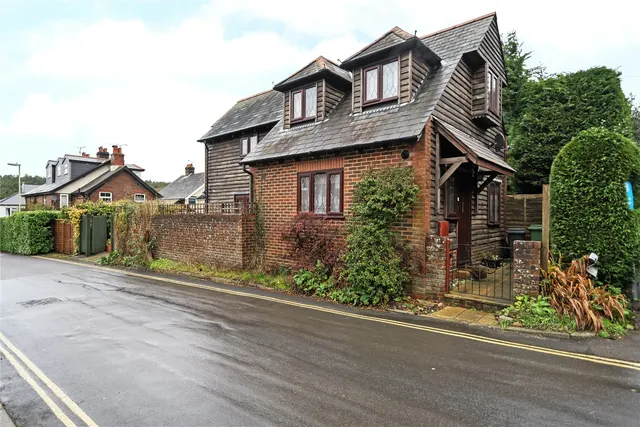 Avenue Road, Grayshott, GU26, photo 1